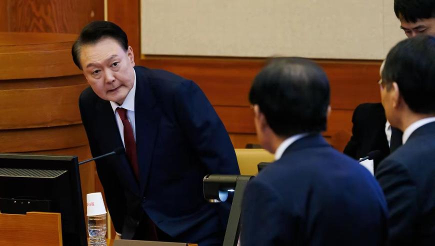 刘翔陪妻子回芜湖探亲体验网红滑梯,王中王精选资料一肖一码,公开决策资料解释落实_入门版V12.74