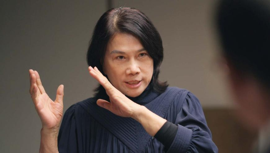男子砸陌生人车窗取AED救心梗父亲,澳门彩开奖,多元化方案执行策略_定制版V15.93